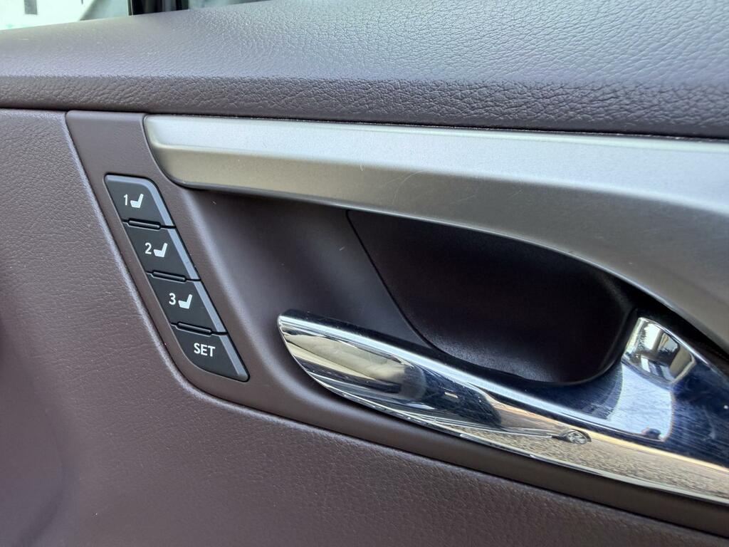 Lexus RX Luxury White #14
