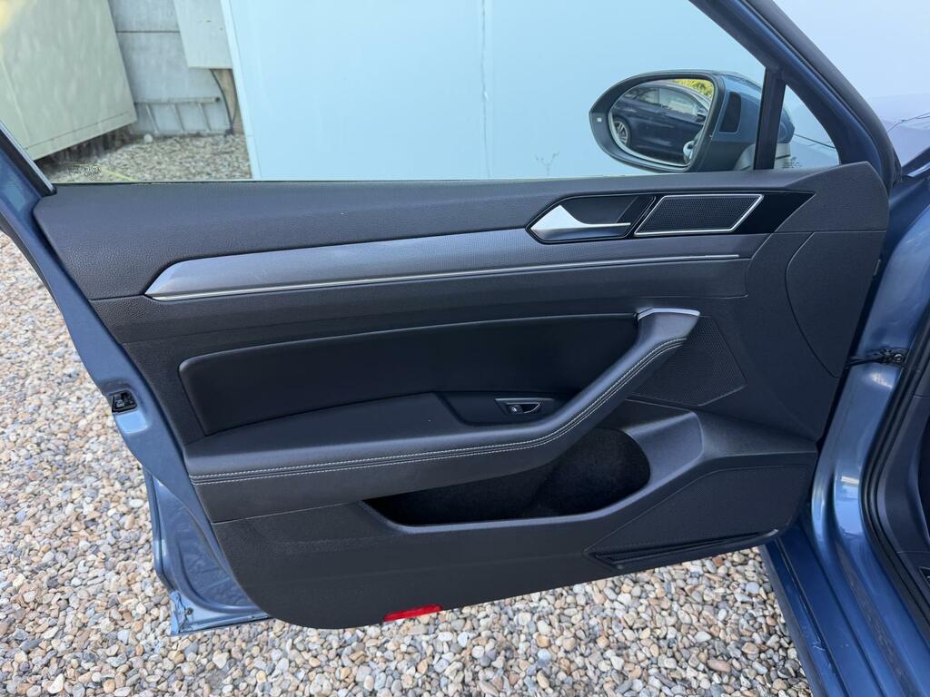 Volkswagen Passat  Silver #16