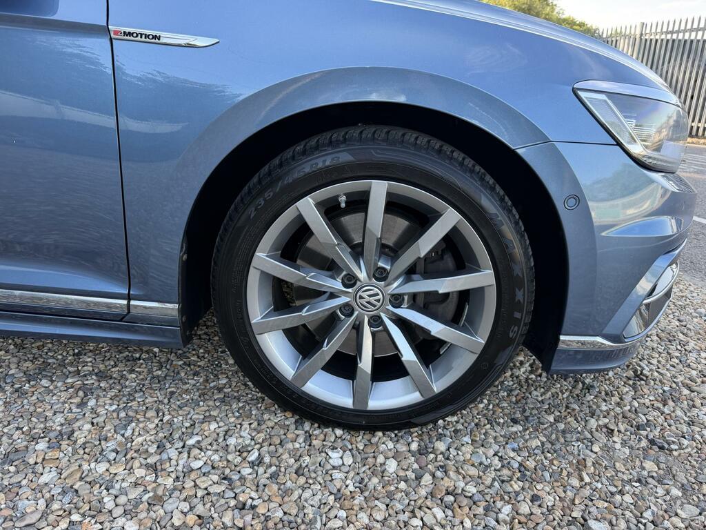 Volkswagen Passat  Silver #17