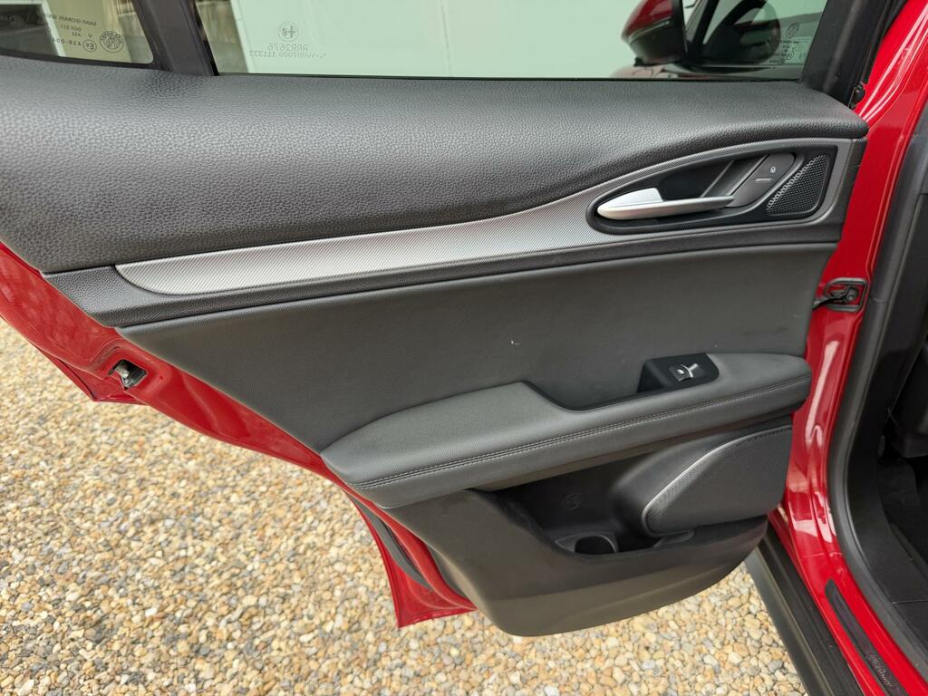 Alfa Romeo Stelvio 2.2 Td Super Red #21