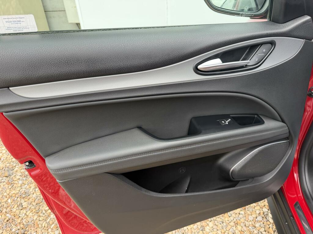 Alfa Romeo Stelvio 2.2 Td Super Red #19