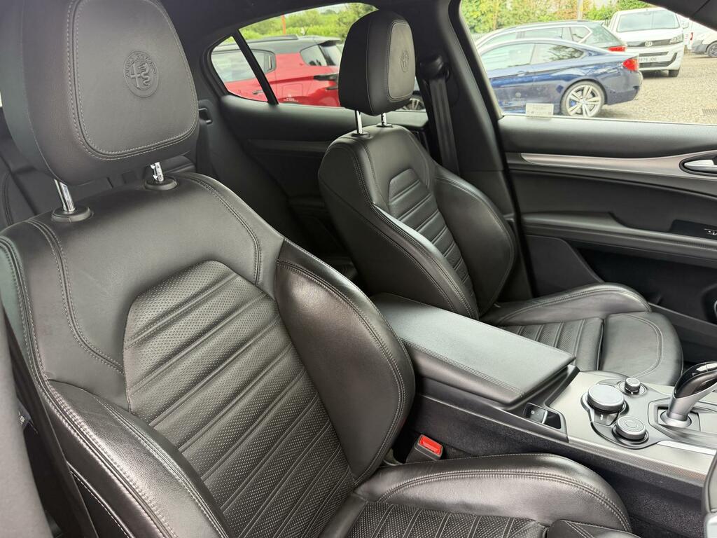 Alfa Romeo Stelvio 2.2 Td Super Red #13