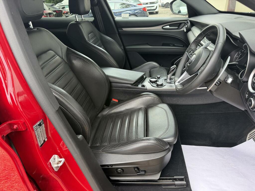 Alfa Romeo Stelvio Milano Edizione Red #6