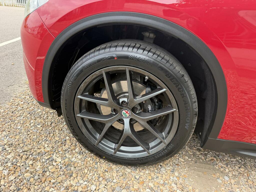 Alfa Romeo Stelvio 2.2 Td Super Red #17