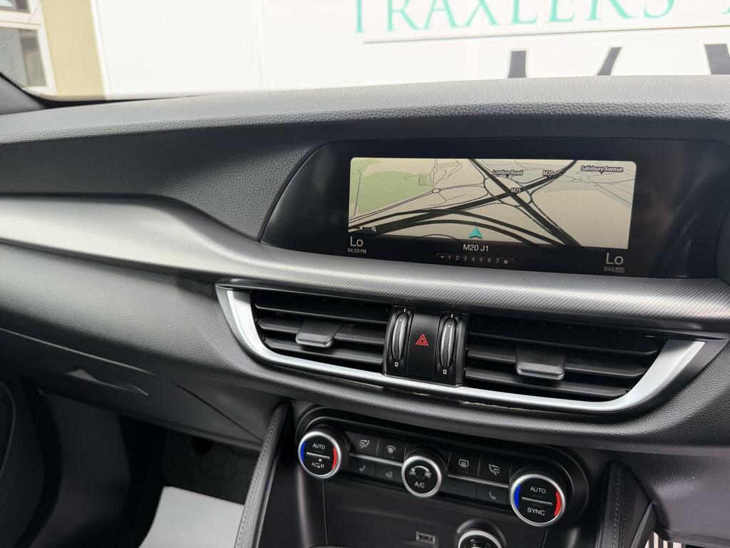 Alfa Romeo Stelvio 2.2 Td Super Red #9