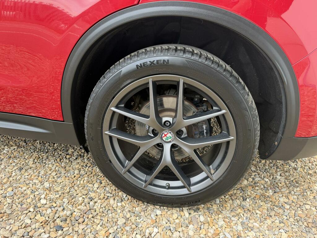 Alfa Romeo Stelvio 2.2 Td Super Red #16