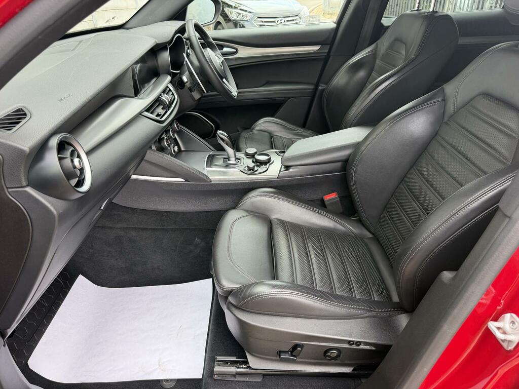 Alfa Romeo Stelvio Milano Edizione Red #5