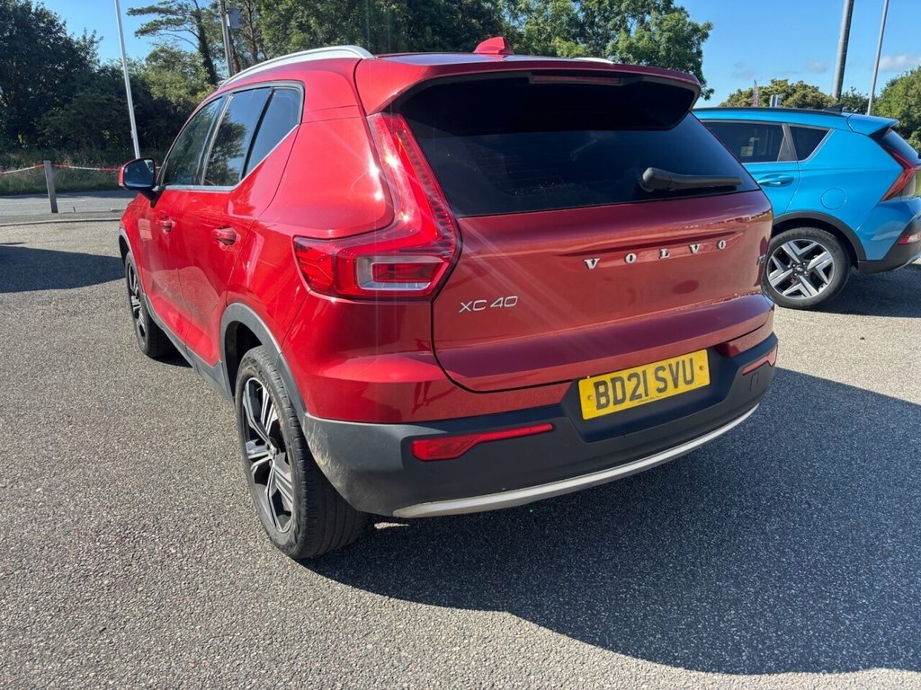 Volvo XC40 Suv Red #2