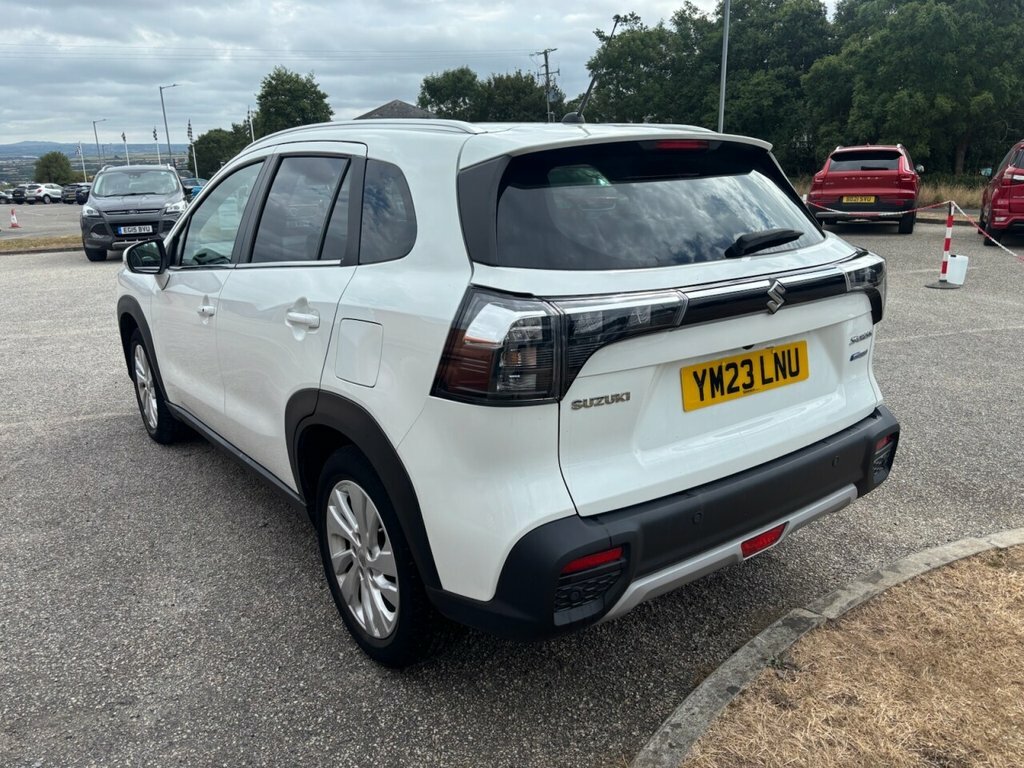 Suzuki S Cross Suv White #2