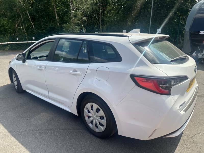 Toyota Corolla 1.8 Vvt-i Hybrid Commercial 2023 Car Derived White #4