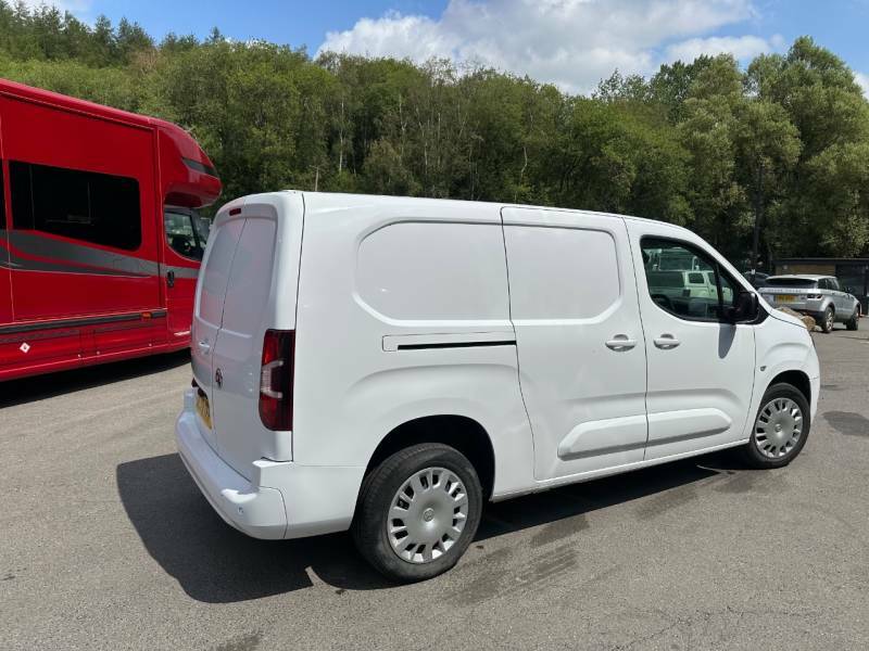 Vauxhall Combo 2300 1.5 Turbo D 100Ps H1 Pro Van 2023 White #4