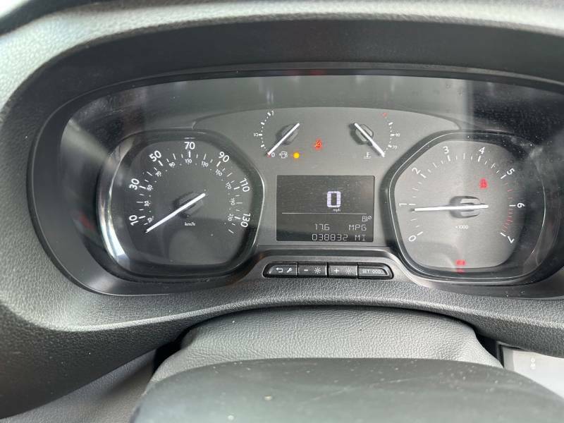 Vauxhall Vivaro Vivaro F2700 Dynamic Ss White #14