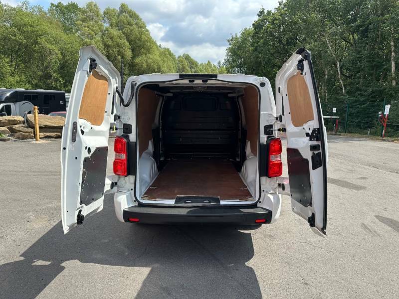 Vauxhall Vivaro 2900 1.5D 100Ps Dynamic H1 Van White #8