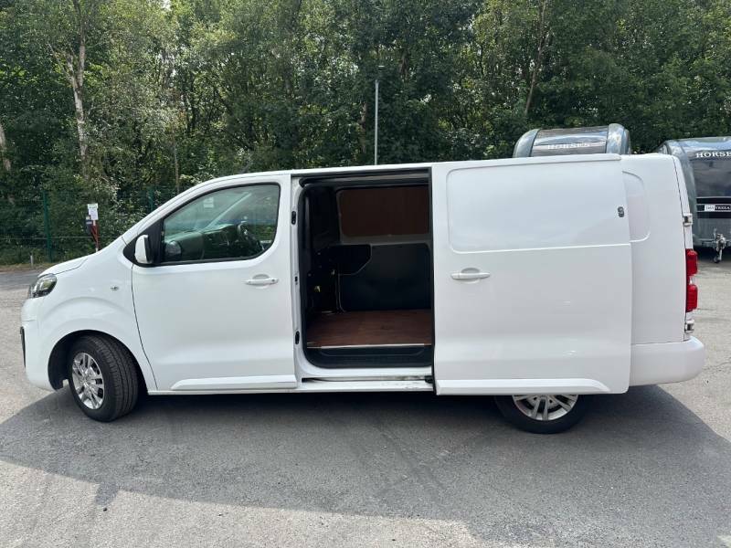 Vauxhall Vivaro 2900 1.5D 100Ps Dynamic H1 Van White #9
