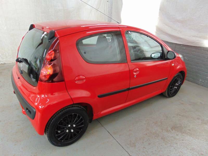 Peugeot 107 1.0 Active Red #3