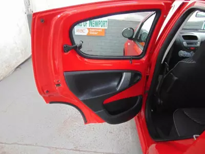 Peugeot 107 1.0 12V Active Hatchback Euro 5 Red #17