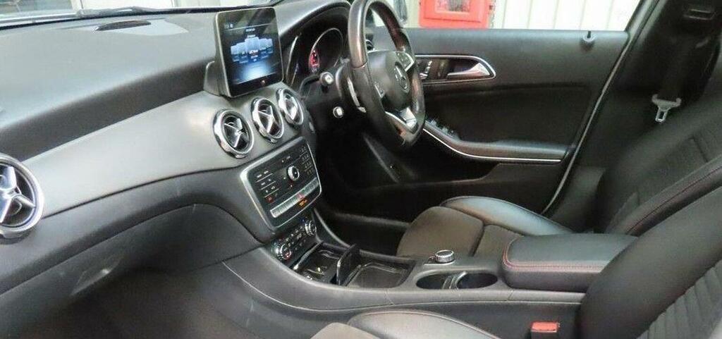 Mercedes-Benz GLA Class 2.1 Gla220d Amg Line Premium Plus 7G-dct 4Matic Silver #2