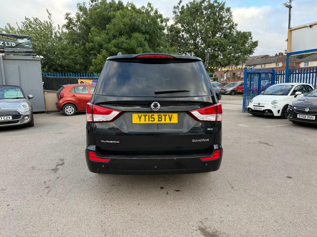 SsangYong Turismo  White #2