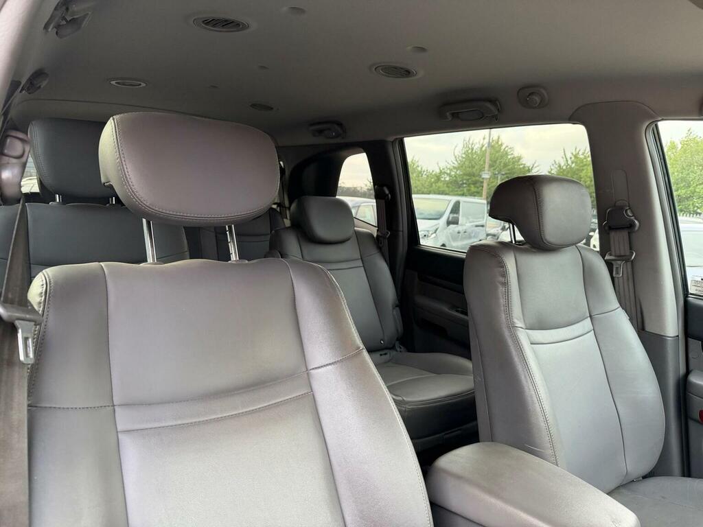 SsangYong Turismo  White #6