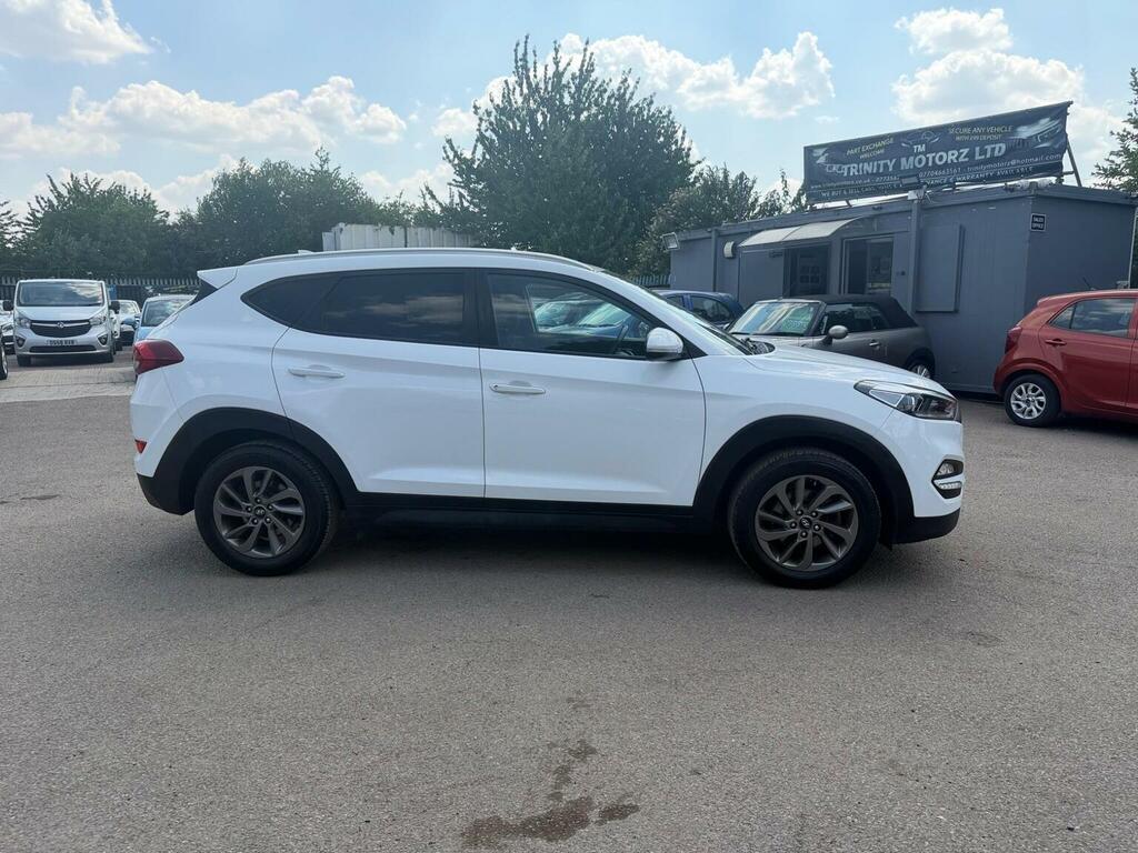 Hyundai Tucson 1.7 Crdi Blue Drive Se Nav Dct Euro 6 Ss White