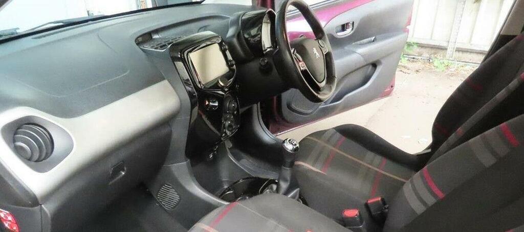 Peugeot 108 1.2 Vti Puretech Allure Euro 5 Purple #2