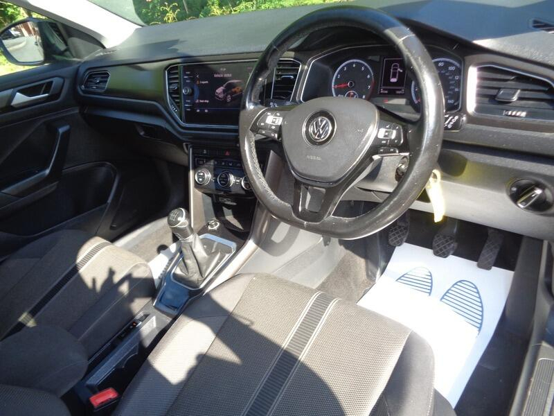 Volkswagen T-Roc Design Tsi YH68NTO #4