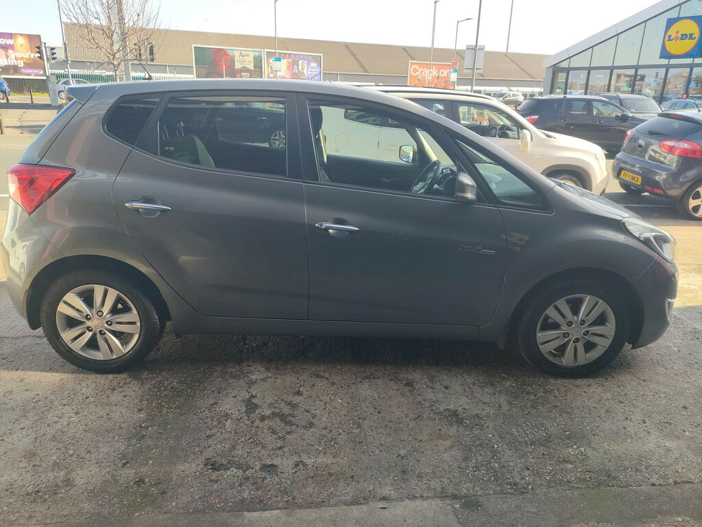 Hyundai Ix20 1.6 Crdi Style Hatchback Euro 5 Grey #6