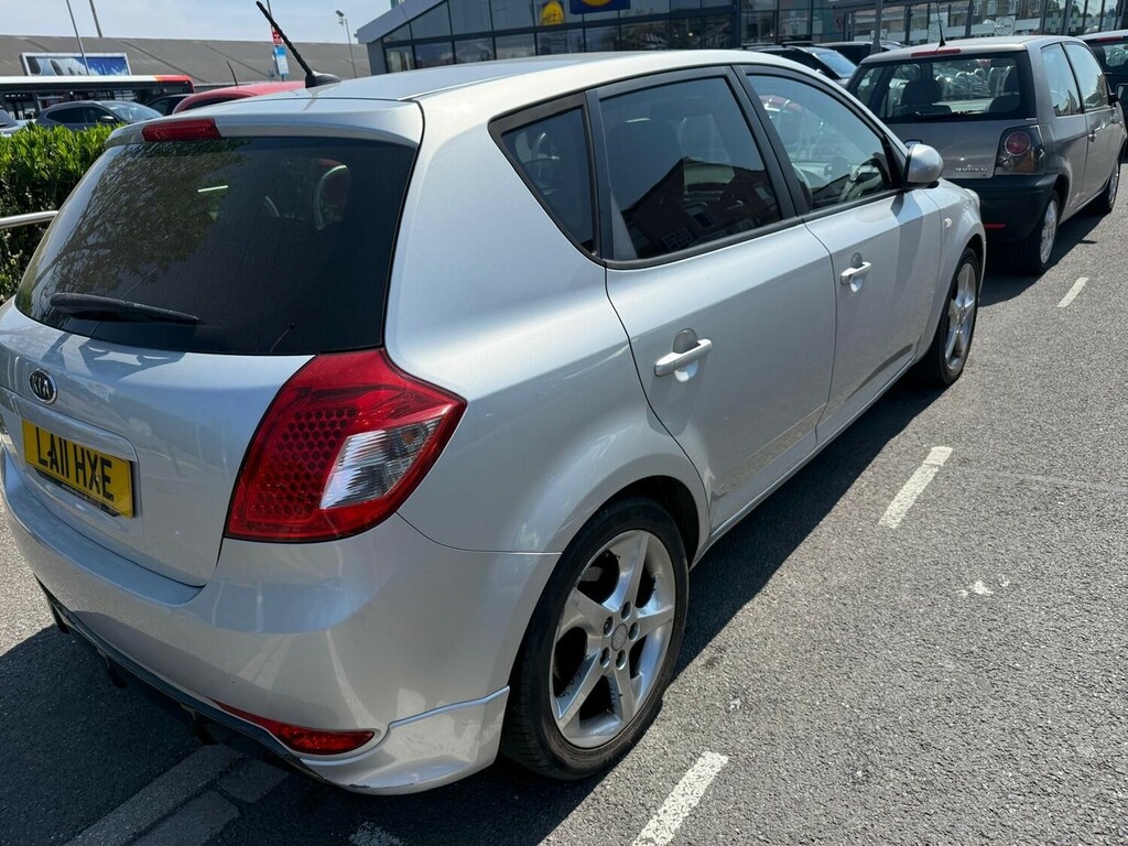 Kia Ceed 1.6 3 Hatchback Euro 5 124 Bhp Silver #3