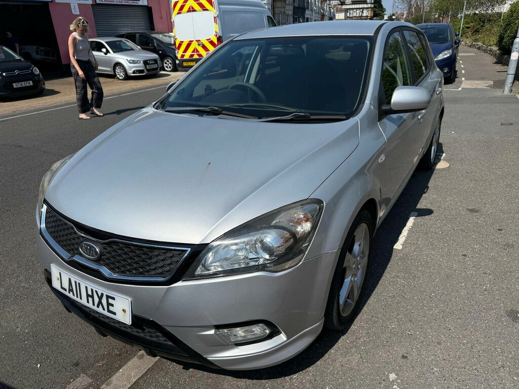 Kia Ceed 1.6 3 Hatchback Euro 5 124 Bhp Silver