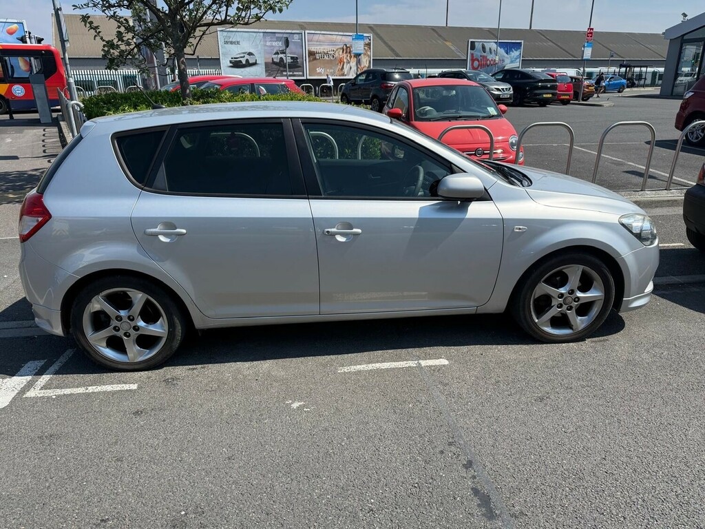 Kia Ceed 1.6 3 Hatchback Euro 5 124 Bhp Silver #2