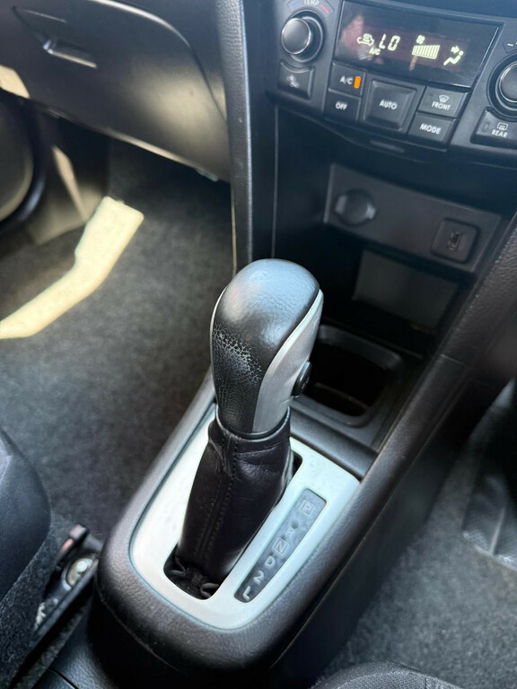 Suzuki Swift Sz-l White #10