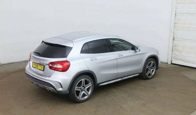 Mercedes-Benz GLA Class Gla200 Amg Line Suv Silver #2