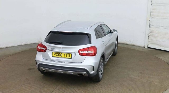 Mercedes-Benz GLA Class Gla200 Amg Line Suv Silver #3