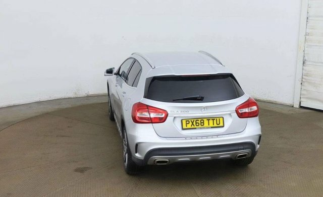 Mercedes-Benz GLA Class Gla200 Amg Line Suv Silver #4
