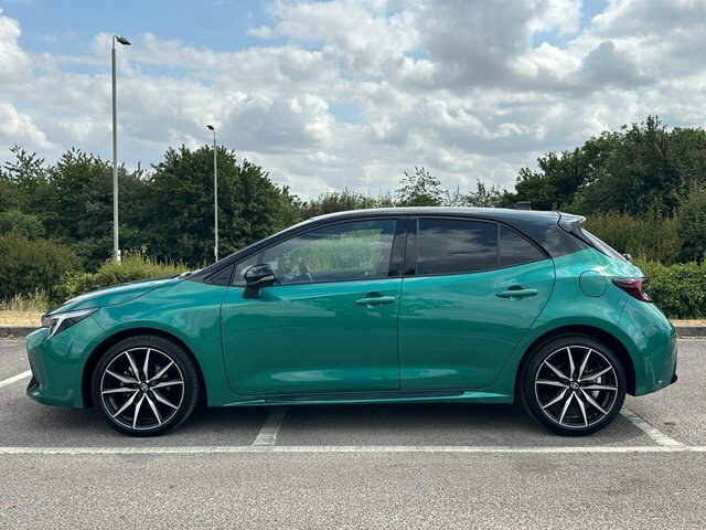 Toyota Corolla Vvt-h Gr Sport Hatchback Green #2