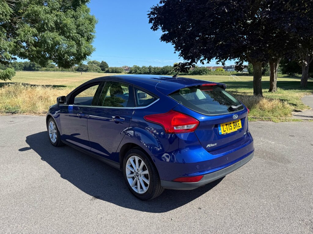 Ford Focus 1.0T Ecoboost Titanium Hatchback Blue #2