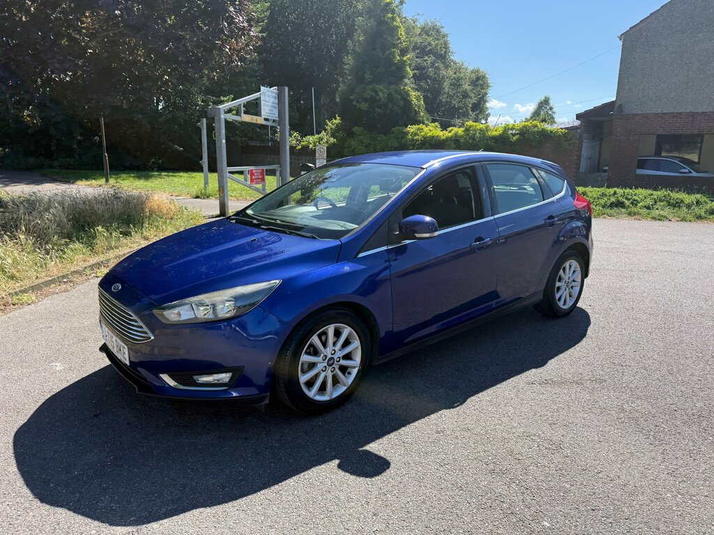 Ford Focus 1.0T Ecoboost Titanium Hatchback Blue