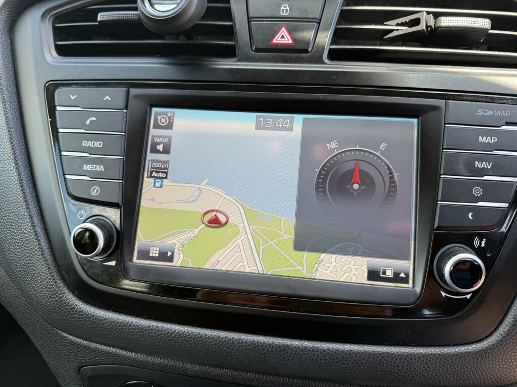 Hyundai I20 1.0T Gdi 120 Premium Se Nav White #33