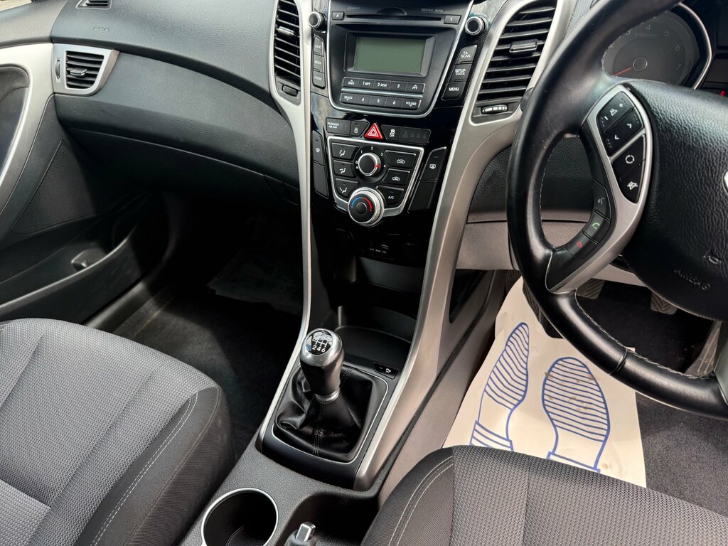 Hyundai I30 1.6 Crdi Blue Drive Se Euro 6 Ss White #33