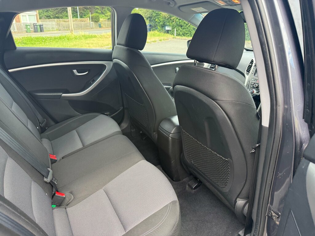 Hyundai I30 1.6 Crdi Blue Drive Se Euro 6 Ss White #24