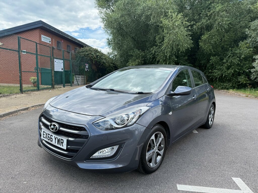 Hyundai I30 1.6 Crdi Blue Drive Se Euro 6 Ss White #16