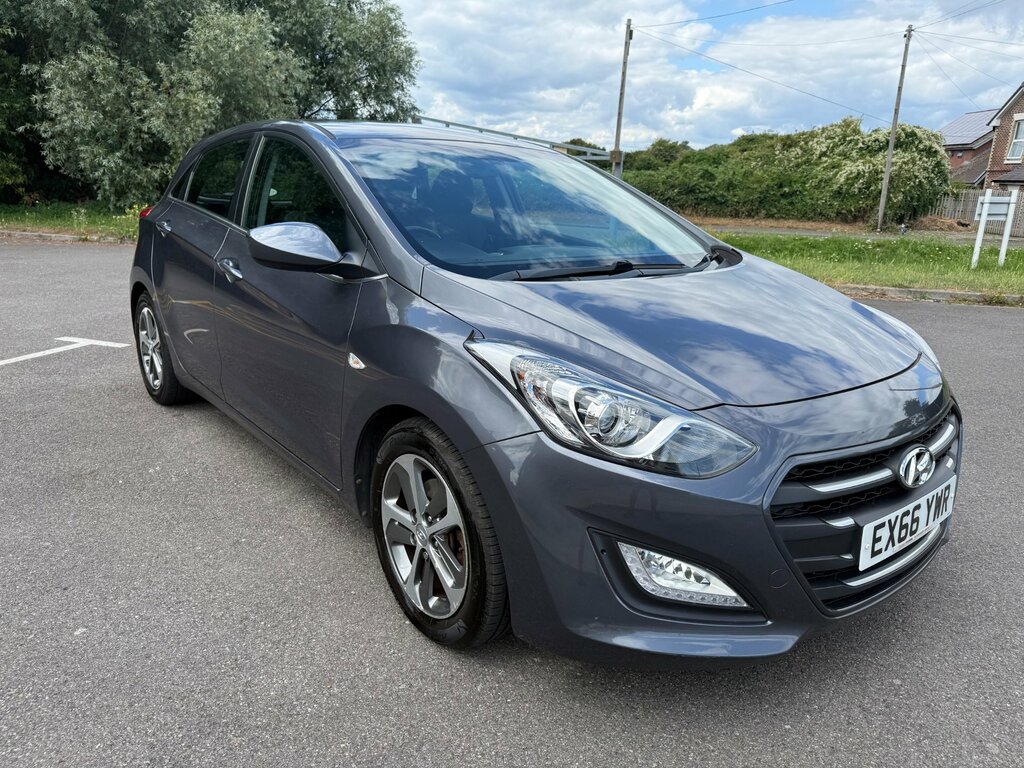 Hyundai I30 1.6 Crdi Blue Drive Se Euro 6 Ss White #15