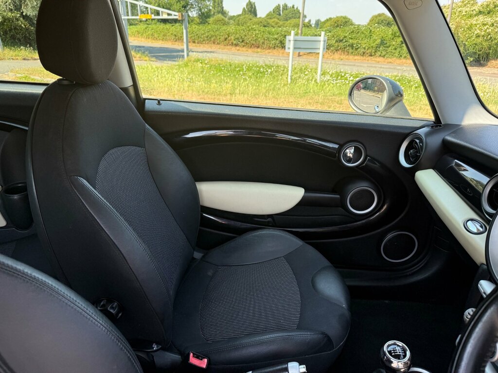 Mini Clubman Estate 1.6 Cooper Euro 4 Silver #34