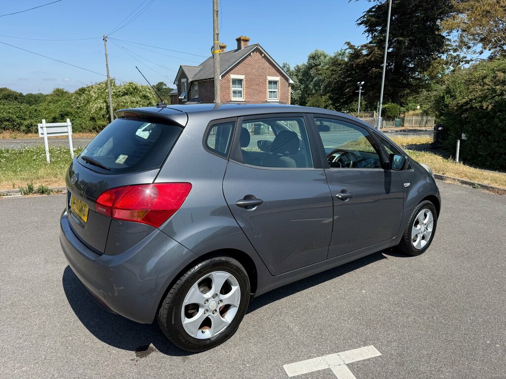 Kia Venga Hatchback Black #14