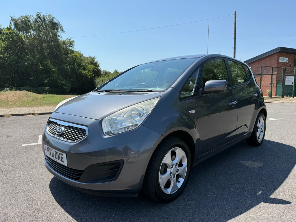 Kia Venga Hatchback Black #21