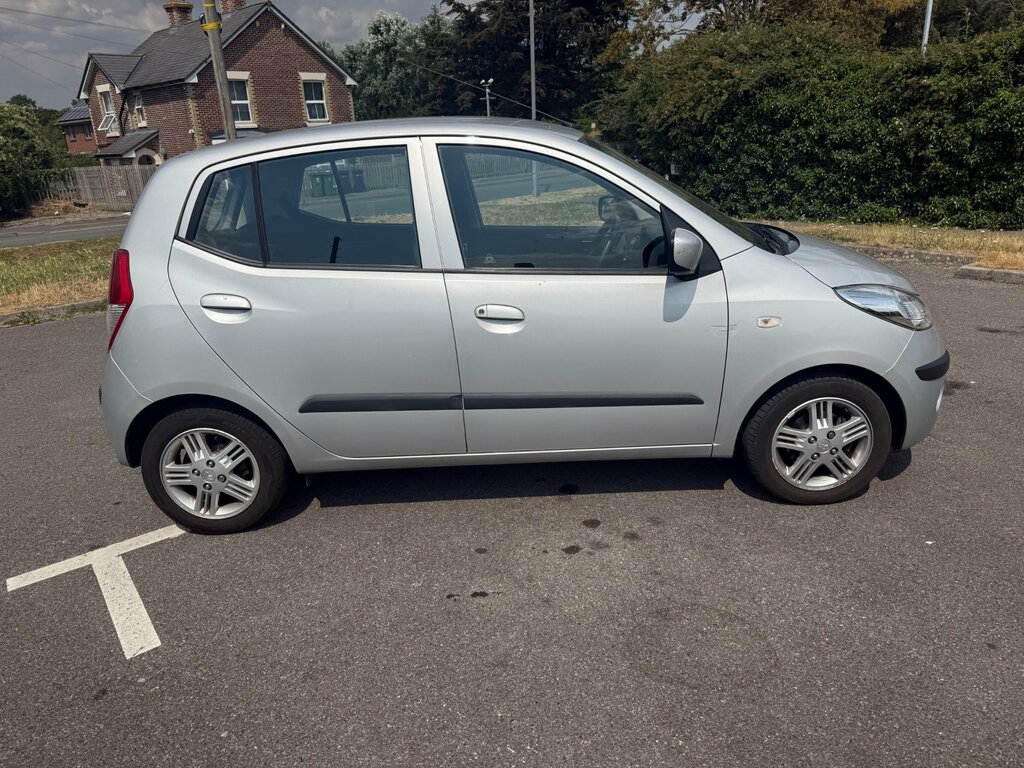 Hyundai I10 Classic Silver #8