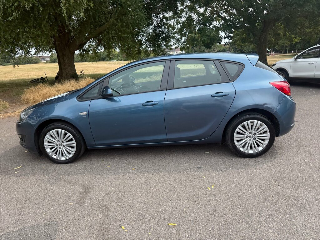 Vauxhall Astra Hatchback 1.7 Cdti Ecoflex Tech Line Euro 5 Ss Green #15