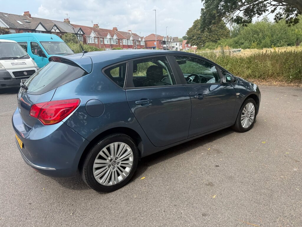 Vauxhall Astra 1.4 16V Energy Hatchback Euro 5 Blue #5