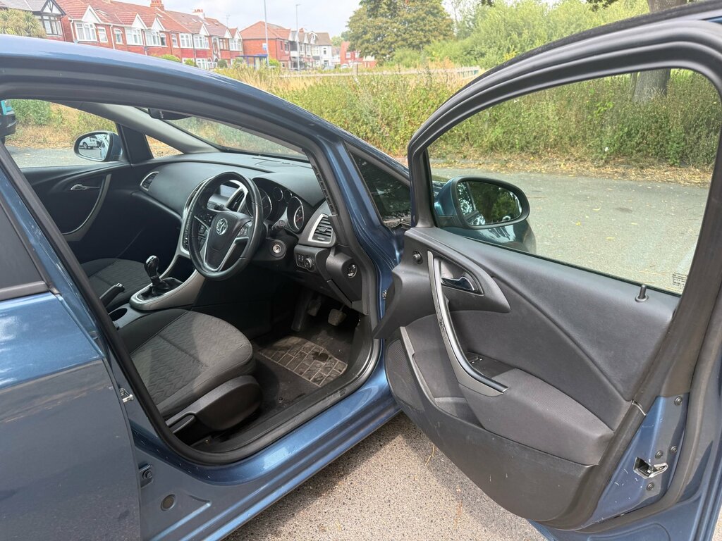 Vauxhall Astra Hatchback 1.7 Cdti Ecoflex Tech Line Euro 5 Ss Green #29
