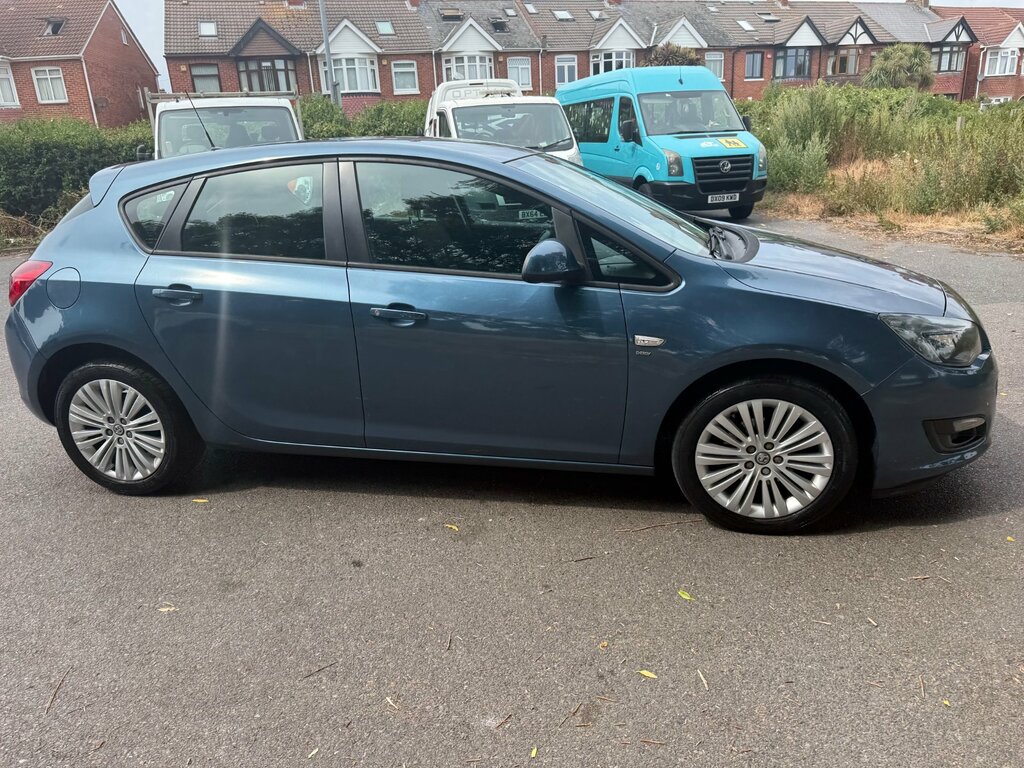 Vauxhall Astra 1.4 16V Energy Hatchback Euro 5 Blue #4